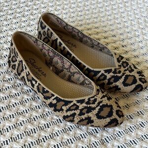 SKECHERS Leopard Cheetah Memory Foam Comfort Fit Ballet Flats | 7